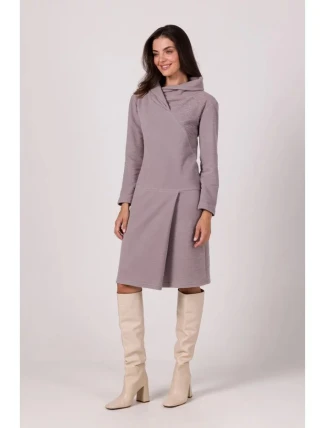 Midi šaty s vysokým golierom B270 sivé - BeWear Midi šaty s vysokým golierom B270 sivé - BeWear