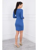 Priliehavé šaty s výrezom pod poprsím z džínsoviny