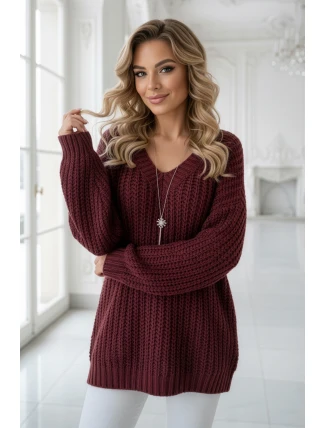 661-1 Teplý oversize sveter s vlnenou väzbou a výstrihom do V - bordový