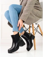 Jedinečné čierne dámske členkové topánky na širokom podpätku Jedinečné čierne dámske členkové topánky na širokom podpätku