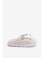 Futrzane Kapcie Z Kokardką I Przypinkami Białe Annalira