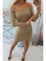 Pruhované vypasované šaty camel