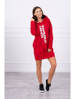 Nadrozmerné červené šaty s kapucňou
