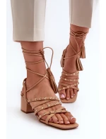 Šnurovacie sandále na nízkom podpätku zdobené klinčekmi Camel Chrisele Šnurovacie sandále na nízkom podpätku zdobené klinčekmi Camel Chrisele
