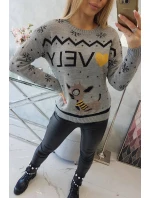 Vianočný sveter so šedým nápisom