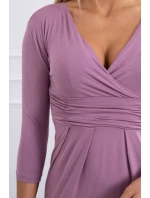 Priliehavé šaty s prestrihom pod prsiami tmavo ružové