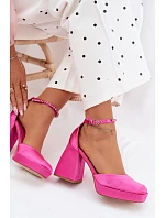 Sandály na podpatku s saténovým povrchem Fuksie Calistae