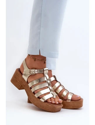 Sandále na podpätku model 198812 Krok v štýle Sandále na podpätku model 198812 Krok v štýle