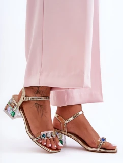 Sandále na podpätku model 225139 Vykročte štýlovo