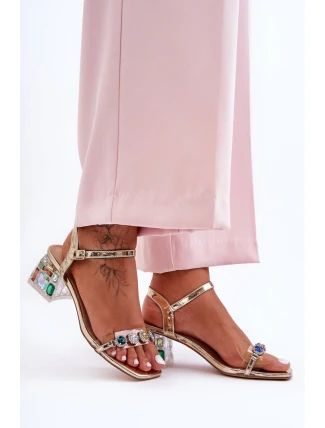 Sandále na podpätku model 225139 Vykročte štýlovo