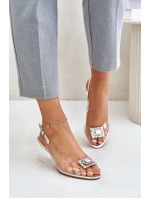 Sandále na podpätku model 215722 Vykročte štýlovo Sandále na podpätku model 215722 Vykročte štýlovo