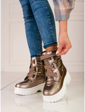 Praktické hnedé snehule na plochom podpätku pre ženy Praktické hnedé snehule na plochom podpätku pre ženy