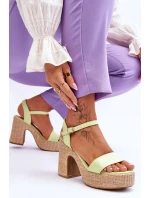 Wygodne Zamszowe Sandały Na Masywnym Słupku Jasnozielone Elishia