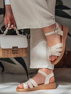 Dámske sandále na nízkom podpätku SANTORIA beige FashionStreet ZY0836