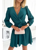 BINDY - Veľmi žensky pôsobiace dámske šaty vo fľaškovo zelenej farbe s dekoltom 339-2 BINDY - Veľmi žensky pôsobiace dámske šaty vo fľaškovo zelenej farbe s dekoltom 339-2