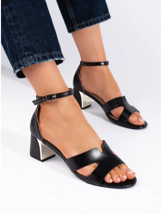 Jedinečné dámske čierne sandále na širokom podpätku Jedinečné dámske čierne sandále na širokom podpätku