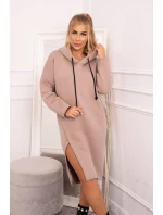 Šaty s kapucňou a bočným rázporkom tmavo béžové Šaty s kapucňou a bočným rázporkom tmavo béžové