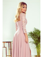 Elegantné dlhé šaty s čipkovaným výstrihom Numoco AMBER - púdrovo ružová