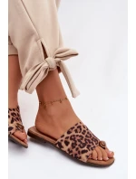 Dámské ploché pantofle s ozdobným detailem z eko semiše s leopardím vzorem Selavine