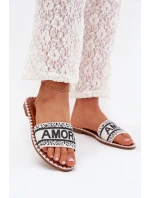 Klapki Damskie Na Płaskim Obcasie Ze Zdobieniem Amore Białe Avelina