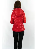 Krátka červená prešívaná dámska bunda s kapucňou (CAN-333)
