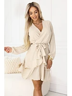 671-1 Zmyselné mini šaty s obálkovým výstrihom - béžové