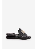 Klapki Damskie Na Koturnie Eko Skórzane Z Ozdobą Czarne Sarela