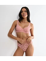 AMOURETTE - limitovaná čipkovaná podprsenka s mäkkou výstužou Triumph AMOURETTE - limitovaná čipkovaná podprsenka s mäkkou výstužou Triumph