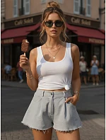 Dámske letné džínsové šortky s voľnou nohavicou sivé FashionStreet SY0534 Dámske letné džínsové šortky s voľnou nohavicou sivé FashionStreet SY0534