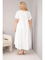 Dámske plus size šaty s krátkymi rukávmi a volánom z ľahkej viskózy bielej farby Dámske plus size šaty s krátkymi rukávmi a volánom z ľahkej viskózy bielej farby