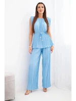 Dámska plisovaná súprava z viskózy s blúzkou na zaväzovanie a širokými nohavicami modrá