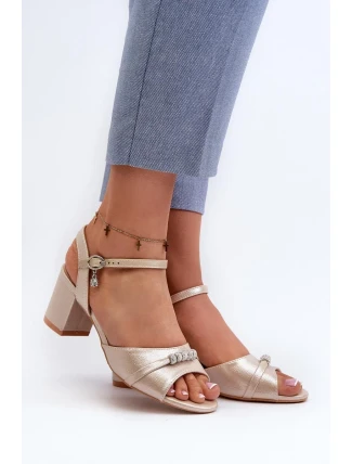 Sandále na podpätku model 196331 Krok vo veľkom štýle Sandále na podpätku model 196331 Krok vo veľkom štýle