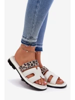 Skórzane Klapki Damskie Z Rzepem Panterka Vinceza 66769 Jasnobeżowe