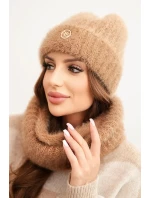 Dámska čiapka a zimný šál s emblémom ťavy