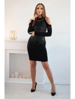 Pletené šaty s výrezom v páse a na ramenách čierne