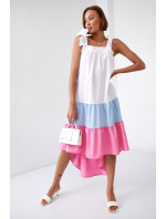 Letné šaty bez ramienok s dlhším chrbtom v modrej a ružovej farbe