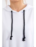 Šaty s kapucňou bielej