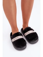 Futrzane Kapcie Z Ozdobnym Paskiem Czarne Savalithea