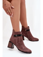 Zamszowe Skórzane Botki Damskie Na Słupku Z Ozdobnym Paskiem Ocieplane D&A CR52-650 Brązowe
