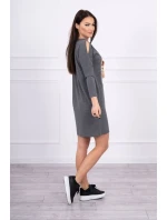 Šaty s 3D grafikou a ozdobnými volánmi grafitovej farby