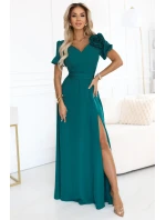 653-1 Elegantné dlhé šaty s ružou, opaskom a vysokým rozparkom - fľaškovo zelené