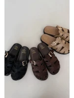 Dámské pantofle s pásky a zlatým sponou Tmavě béžové Roselisse