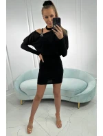 Šaty so zdobením na ramenách čiernej