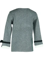 Dámsky sveter na rukávoch zdobený bielym plisovaným volánikom a čiernou stužkou SW 0202 - Gemini