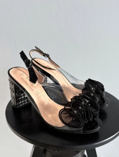 Sandále na podpätku model 225146 Vykročte štýlovo