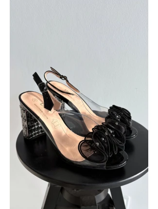 Sandále na podpätku model 225146 Vykročte štýlovo