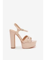 Sandały Damskie Na Wysokim Słupku I Platformie Lakierowane Beżowe Jovenes