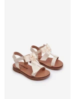 Lakierowane Sandałki Dziecięce Z Kokardką Na Rzep Jasnobeżowe Joratia