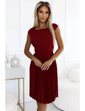 311-15 LILA Plisované šaty s krátkymi rukávmi a opaskom - Bordeaux 311-15 LILA Plisované šaty s krátkymi rukávmi a opaskom - Bordeaux