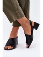 Sandále na podpätku model 215343 Vykročte štýlovo